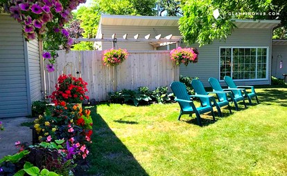 Lovely Cottage Rental Overlooking the River in Iowa Falls for a Getway near Waterloo, Iowa - Iowa Falls, Iowa - glamping.directory