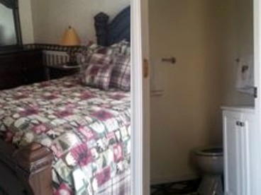 Cozy Mountain Getaway in a Private 65-Acre Bed and Breakfast in Morgan County, Virginia - Berkeley Springs , West Virginia - glamping.directory