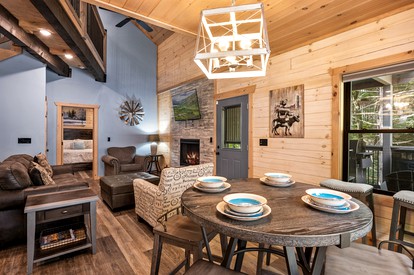 Charming Cabin in Gatlinburg for Cozy Family Glamping Vacations in Tennessee - Gatlinburg, Tennessee - glamping.directory
