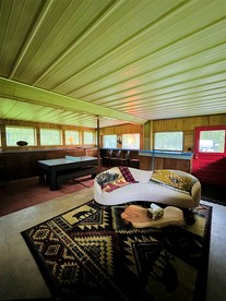Spacious Well Furnished A-Frame with Sauna in Union Dale, Pennsylvania - Union Dale, Pennsylvania - glamping.directory