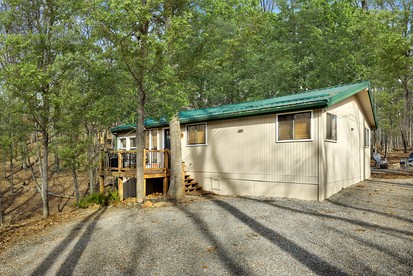 Spectatular Cabin with Sauna, Fire Pit and Modern Decor in Hedgesvile, WV - glamping.directory