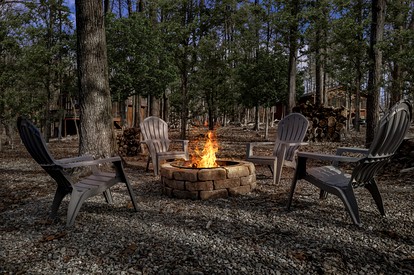 Spectatular Cabin with Sauna, Fire Pit and Modern Decor in Hedgesvile, WV - Hedgesville, West Virginia - glamping.directory