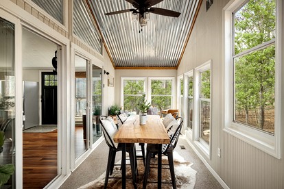 Spectatular Cabin with Sauna, Fire Pit and Modern Decor in Hedgesvile, WV - Hedgesville, West Virginia - glamping.directory