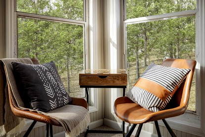 Spectatular Cabin with Sauna, Fire Pit and Modern Decor in Hedgesvile, WV - Hedgesville, West Virginia - glamping.directory