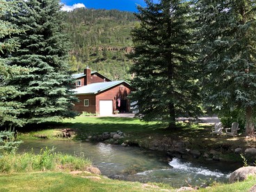 Picturesque Durango Cabin Perfect for a Peaceful Vacation in Colorado - Durango, Colorado - glamping.directory