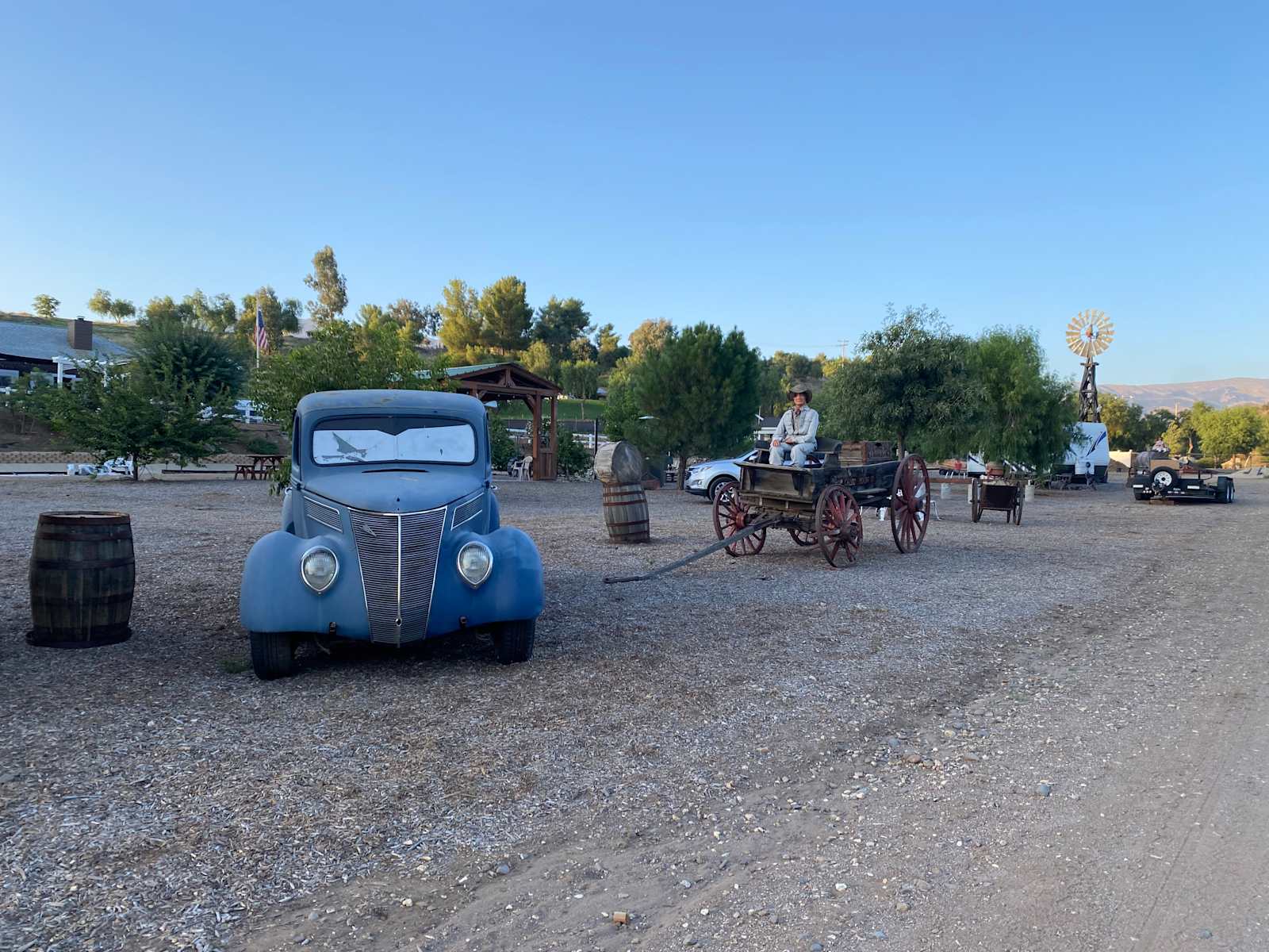 Desert mountain - Agua Dulce, California - glamping.directory
