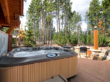 Breathtaking Mountain Getaway with Hot Tub near Keystone, Colorado - Breckenridge, Colorado - glamping.directory