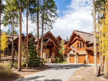Breathtaking Mountain Getaway with Hot Tub near Keystone, Colorado - glamping.directory