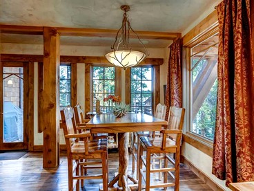 Breathtaking Mountain Getaway with Hot Tub near Keystone, Colorado - Breckenridge, Colorado - glamping.directory