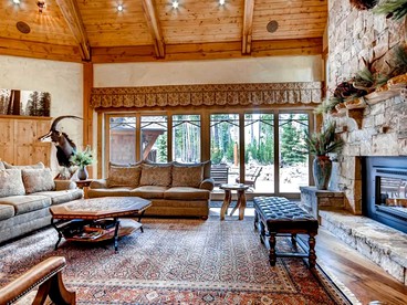 Breathtaking Mountain Getaway with Hot Tub near Keystone, Colorado - Breckenridge, Colorado - glamping.directory