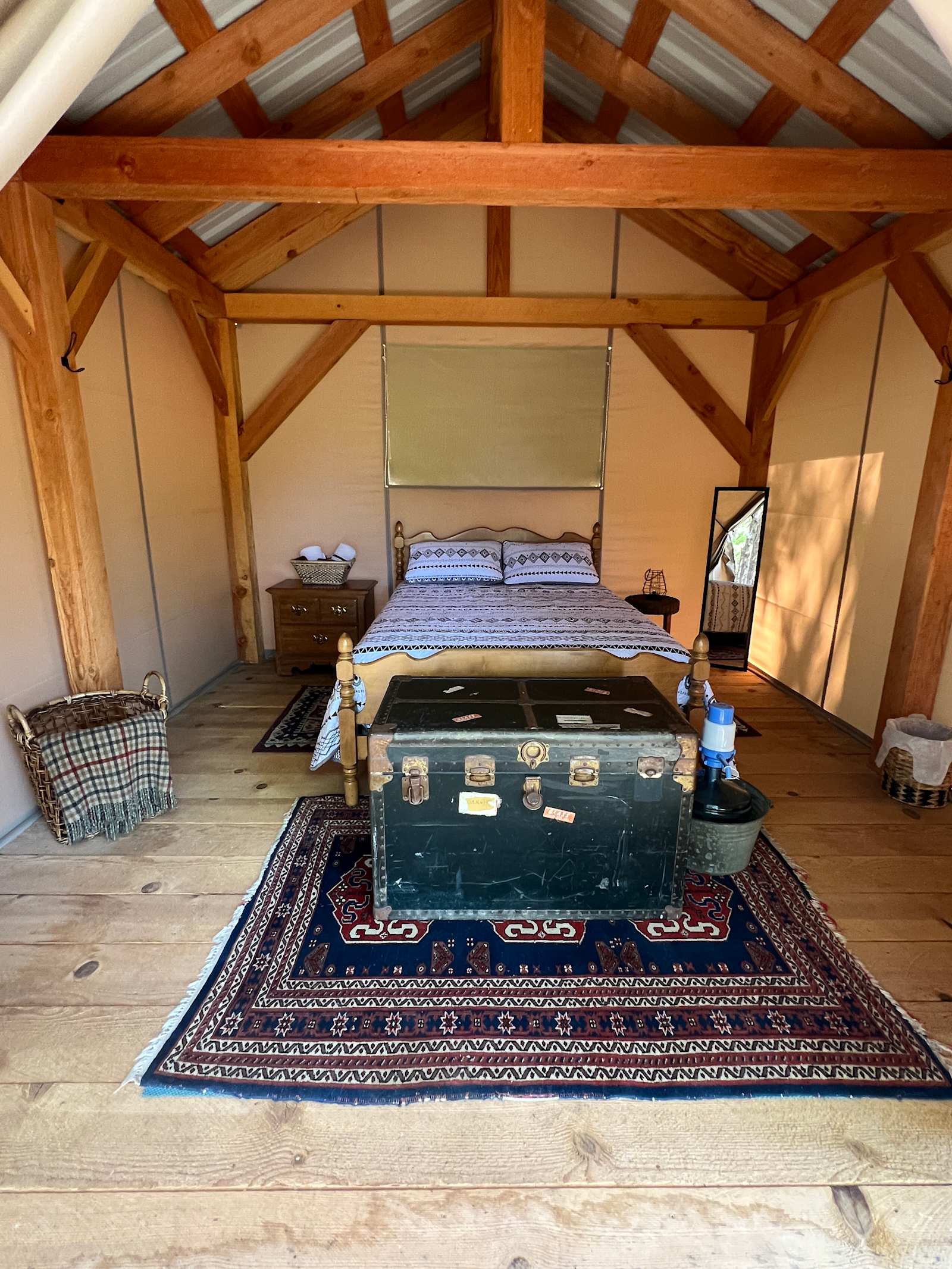 Alpen Vineyard Hideaway - Trinity Center, California - glamping.directory