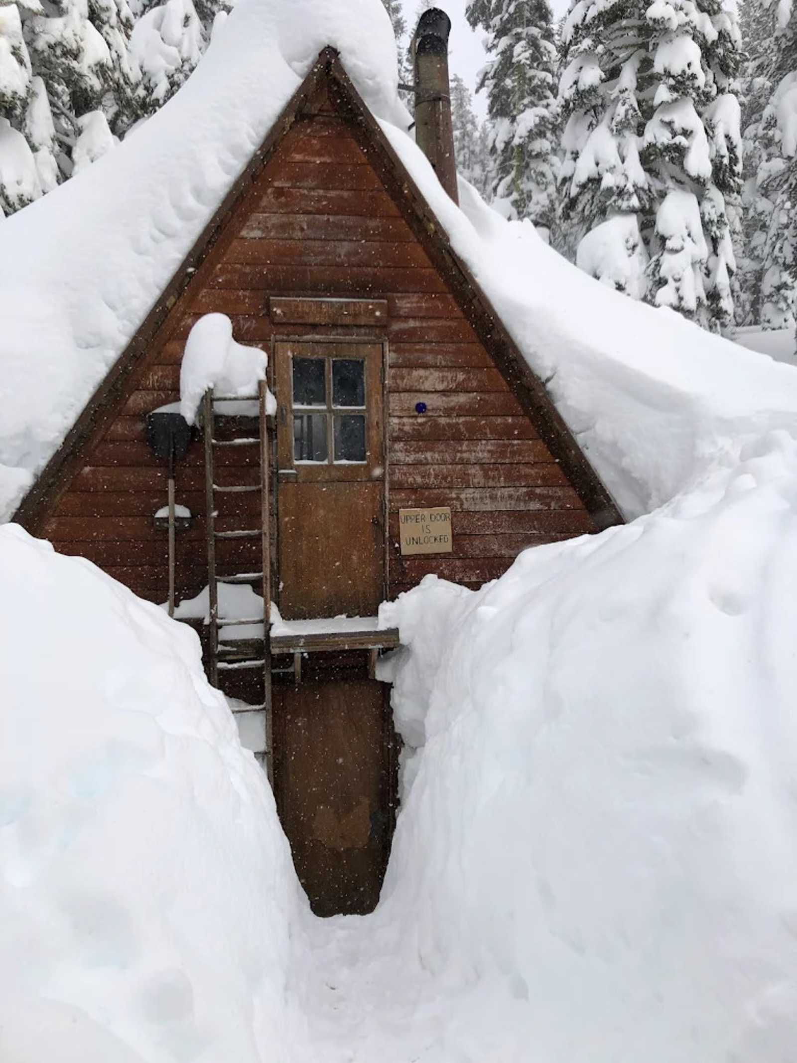 Ludlow Hut - Tahoma, California - glamping.directory