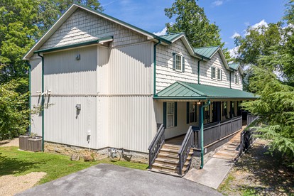 Enormous Cabin Perfect for Groups with Game Room and Hot-Tub in Pigeon Forge, Tennessee - glamping.directory
