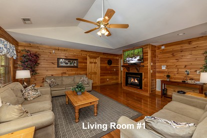 Enormous Cabin Perfect for Groups with Game Room and Hot-Tub in Pigeon Forge, Tennessee - Pigeon Forge, Tennessee - glamping.directory
