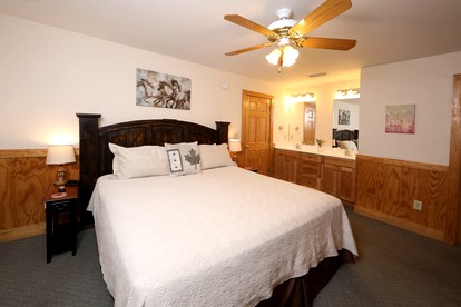 Enormous Cabin Perfect for Groups with Game Room and Hot-Tub in Pigeon Forge, Tennessee - Pigeon Forge, Tennessee - glamping.directory
