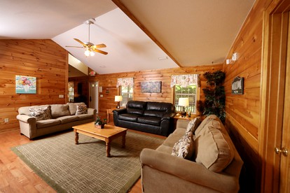 Enormous Cabin Perfect for Groups with Game Room and Hot-Tub in Pigeon Forge, Tennessee - Pigeon Forge, Tennessee - glamping.directory