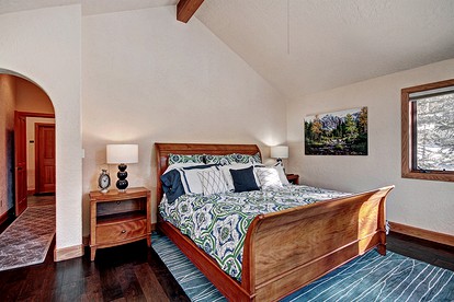 Elegant Cabin Getaway with a near Ski Resorts in Breckenridge, Colorado - Breckenridge, Colorado - glamping.directory