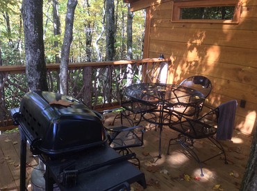 Tree House-Style Luxury Cabin in the Blue Ridge Mountains, North Carolina - Todd, North Carolina - glamping.directory