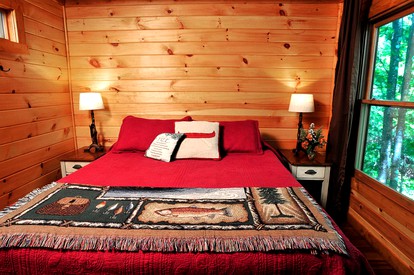 Tree House-Style Luxury Cabin in the Blue Ridge Mountains, North Carolina - Todd, North Carolina - glamping.directory