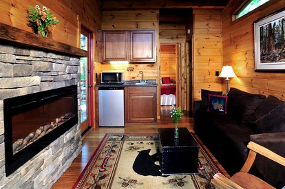 Tree House-Style Luxury Cabin in the Blue Ridge Mountains, North Carolina - Todd, North Carolina - glamping.directory