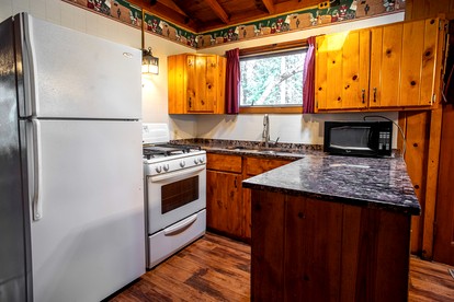Secluded Creekside Cabin with Screened Porch Near the Marina in Babbitt, Minnesota - Babbitt, Minnesota - glamping.directory