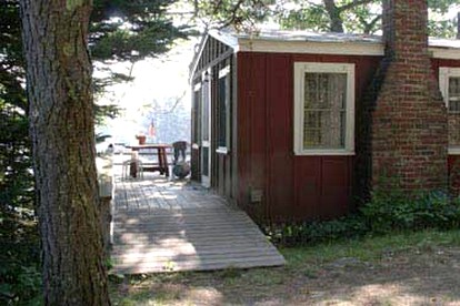 Cozy Cottage with Harbor Views in Boothbay Harbor, Maine - glamping.directory