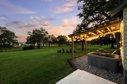 Private Cabin Getaway Surrounded by Nature in Madill, Oklahoma - Madill, Oklahoma - glamping.directory