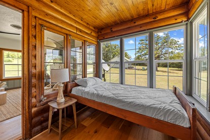 Private Cabin Getaway Surrounded by Nature in Madill, Oklahoma - Madill, Oklahoma - glamping.directory