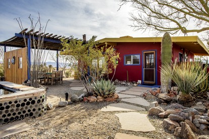 Colorful and Original Cabin with Hot Tub Ideal for Enjoying Joshua Tree, CA - Joshua Tree, California - glamping.directory
