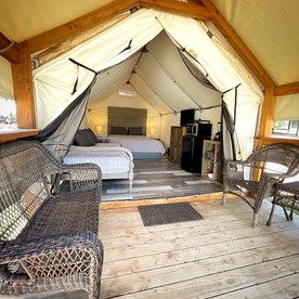 Glamp Like Never Before: Safari Tent Rental Paradise in Cibolo, Texas - Kingsbury, Texas - glamping.directory