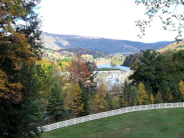 Spacious Villa Rental with a Pool for a Large Group near Catskill Mountains, New York - Fishs Eddy, New York - glamping.directory