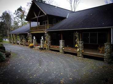 Spacious Villa Rental with a Pool for a Large Group near Catskill Mountains, New York - Fishs Eddy, New York - glamping.directory
