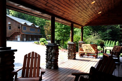 Spacious Villa Rental with a Pool for a Large Group near Catskill Mountains, New York - Fishs Eddy, New York - glamping.directory
