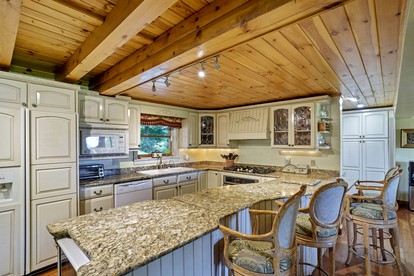 Spacious Villa Rental with a Pool for a Large Group near Catskill Mountains, New York - Fishs Eddy, New York - glamping.directory