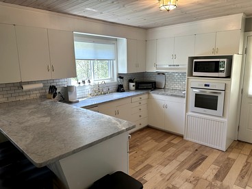 Beautiful Fully Furnished Cabin with Hot-Tub and Game Room in Gatlinburg, Tennesse - Gatlinburg, Tennessee - glamping.directory