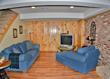 Spacious Vacation Rental near Great Smoky Mountains National Park in Townsend, Tennessee - Townsend, Tennessee - glamping.directory