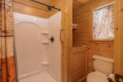 Amazing Family Vacations in Nature in this Cute Log Cabin near Austin, Texas - Pipe Creek, Texas - glamping.directory