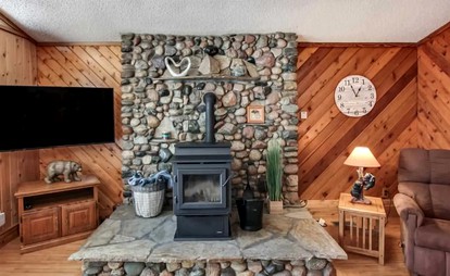 Torch Lake Thrills: Your Unique Cabin Retreat for Water Sports Enthusiasts in Michigan - Rapid City, Michigan - glamping.directory
