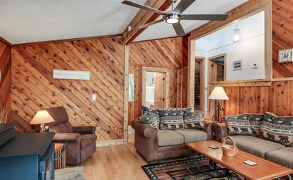 Torch Lake Thrills: Your Unique Cabin Retreat for Water Sports Enthusiasts in Michigan - Rapid City, Michigan - glamping.directory