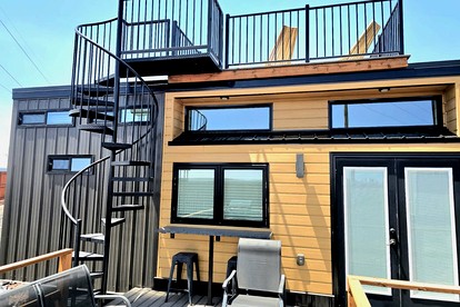 Contemporary Comfort: Modern Tiny House with Private Hot Tub in Apple Valley, Utah - Apple Valley, Utah - glamping.directory