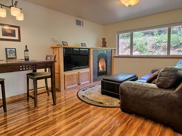 One-Bedroom Vacation Rental Inside Gates of Yosemite National Park, California - Yosemite Park, California - glamping.directory