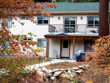 One-Bedroom Vacation Rental Inside Gates of Yosemite National Park, California - glamping.directory