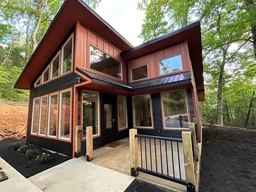 Modern Cabin in Pigeon Forge for a Romantic Glamping Rendezvous - glamping.directory