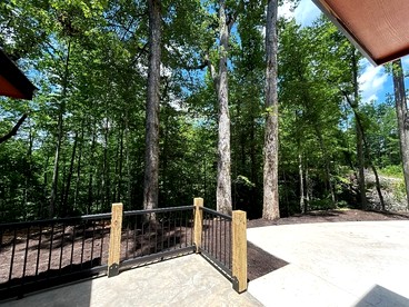 Modern Cabin in Pigeon Forge for a Romantic Glamping Rendezvous - Sevierville, Tennessee - glamping.directory