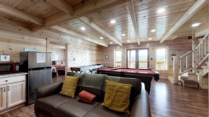 Mountain Cabin with Spa and Breathtaking Views in Sevierville, Tennessee - Sevierville, Tennessee - glamping.directory