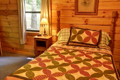 Secluded Log Cabin for a Romantic Getaway near Maggie Valley, North Carolina - Cherokee, North Carolina - glamping.directory