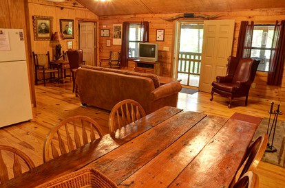 Secluded Log Cabin for a Romantic Getaway near Maggie Valley, North Carolina - Cherokee, North Carolina - glamping.directory