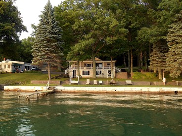 Tranquil Cottage with Spectacular Views on Otsego Lake, New York - glamping.directory