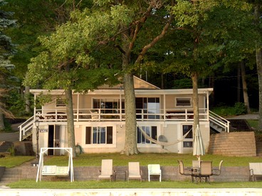 Tranquil Cottage with Spectacular Views on Otsego Lake, New York - Cooperstown, New York - glamping.directory