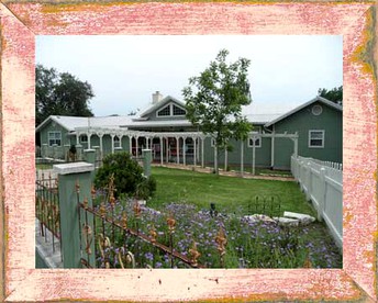 Spacious Cottage with Exquisite Pond and Hill Country Views near Fredericksburg and Kerrville, Texas - glamping.directory
